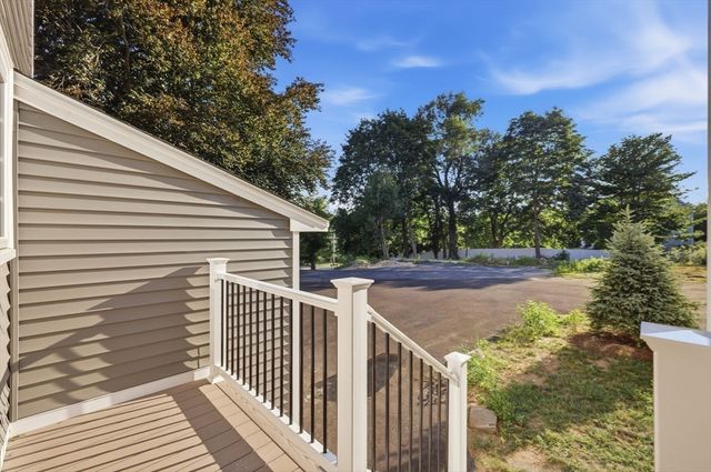 164 Main St A, Westford, MA 01886