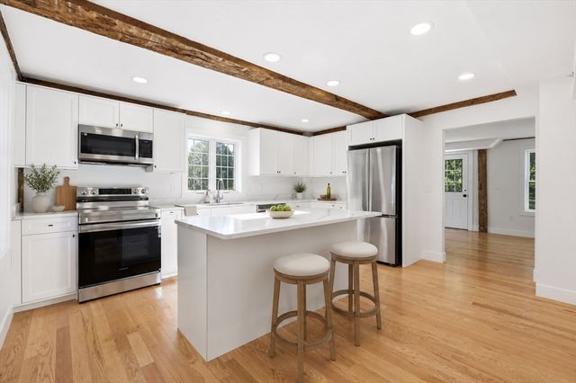 164 Main St A, Westford, MA 01886