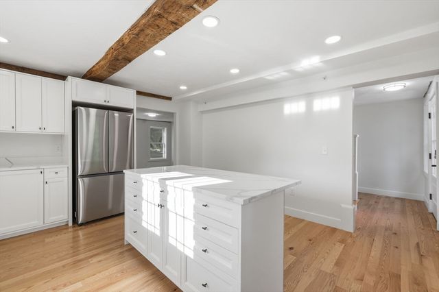 164 Main St A, Westford, MA 01886