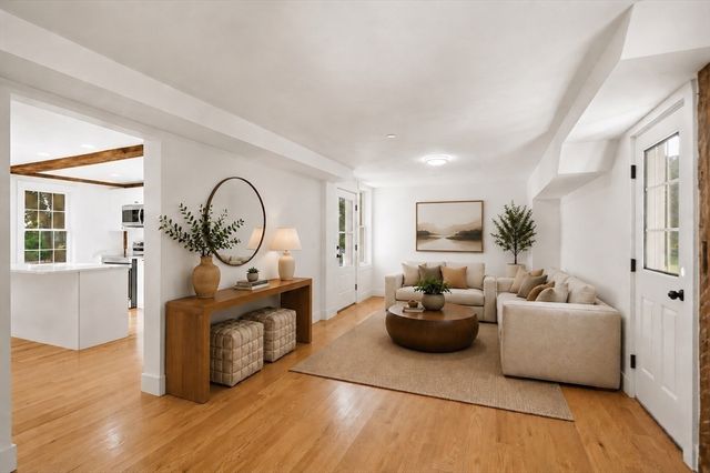 164 Main St A, Westford, MA 01886