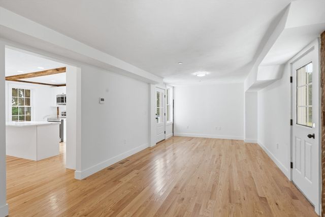 164 Main St A, Westford, MA 01886