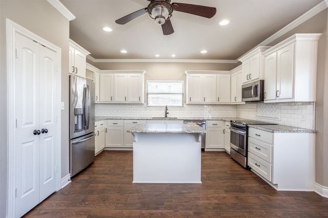 2008 Stanford Drive, Gainesville, TX 76240