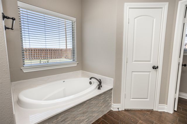 2008 Stanford Drive, Gainesville, TX 76240