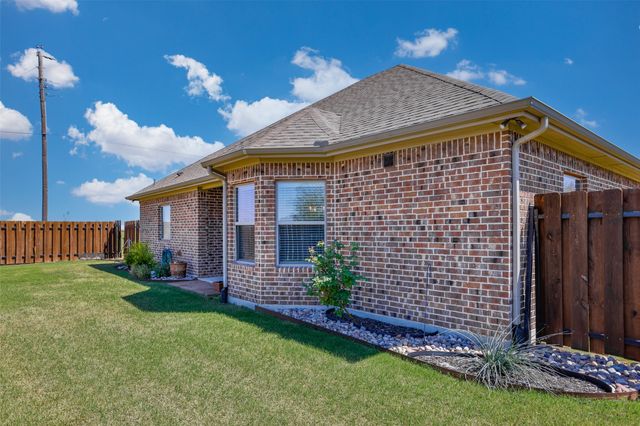 2008 Stanford Drive, Gainesville, TX 76240