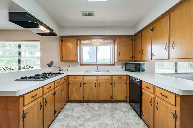 18211 Mueschke Road, Cypress, TX 77433