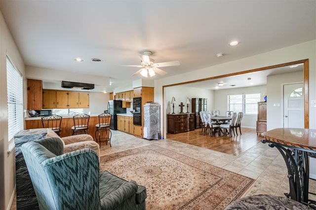 18211 Mueschke Road, Cypress, TX 77433