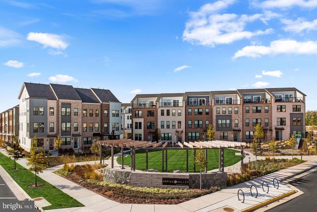 2714 RIVER BIRCH RD, Herndon, VA 20171