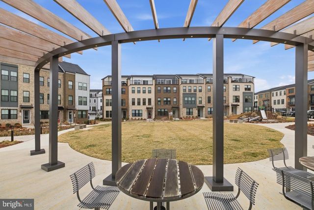 2714 RIVER BIRCH RD, Herndon, VA 20171