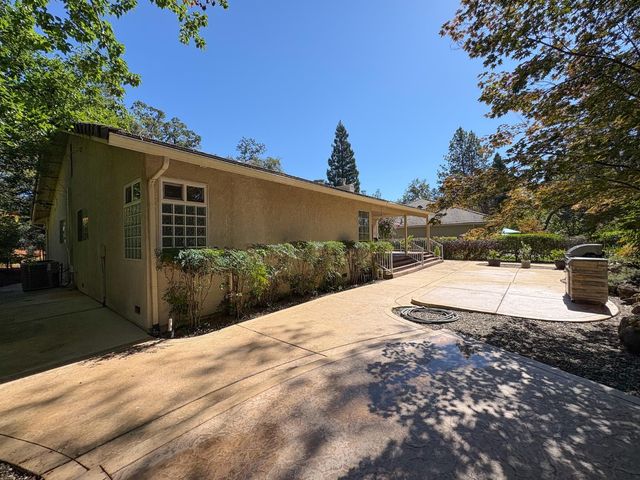 3120 Navion Ct, Cameron Park, CA 95682