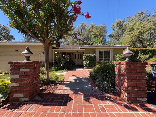 3120 Navion Ct, Cameron Park, CA 95682