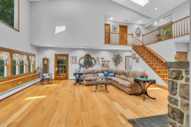 65 Oxford Springs Road, Chester, NY 10918