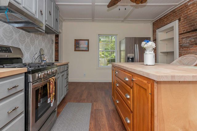 514 N Kalamazoo Street, Paw Paw, MI 49079