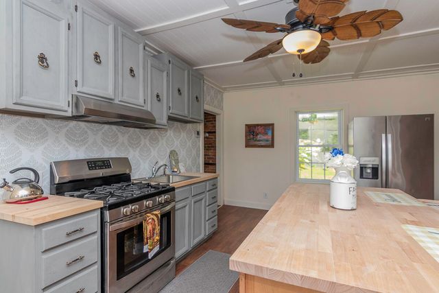 514 N Kalamazoo Street, Paw Paw, MI 49079