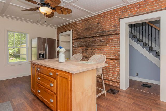 514 N Kalamazoo Street, Paw Paw, MI 49079