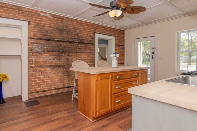 514 N Kalamazoo Street, Paw Paw, MI 49079