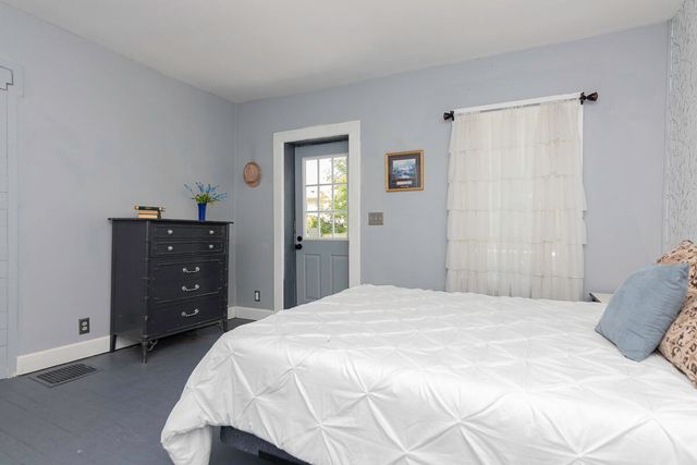 514 N Kalamazoo Street, Paw Paw, MI 49079