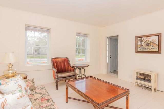 514 N Kalamazoo Street, Paw Paw, MI 49079