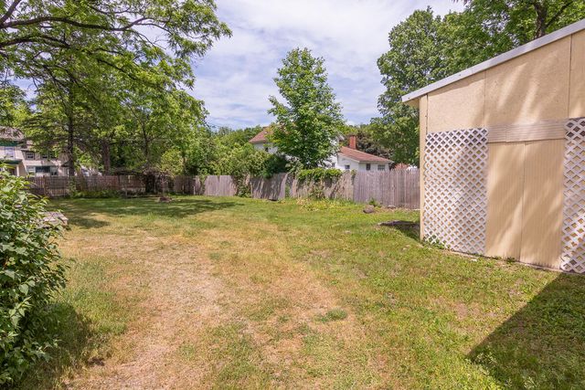 514 N Kalamazoo Street, Paw Paw, MI 49079