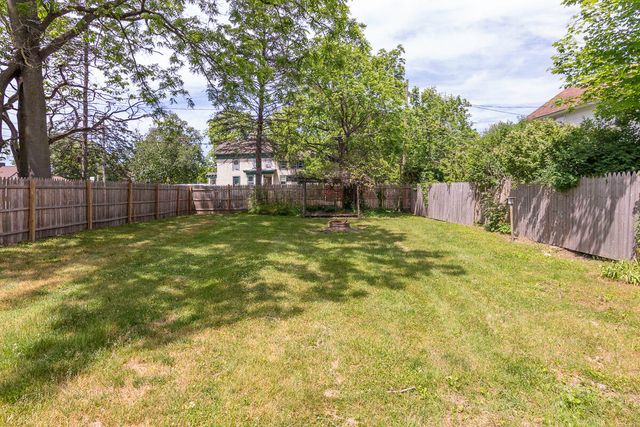 514 N Kalamazoo Street, Paw Paw, MI 49079