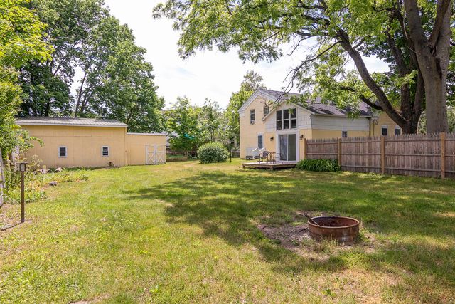 514 N Kalamazoo Street, Paw Paw, MI 49079