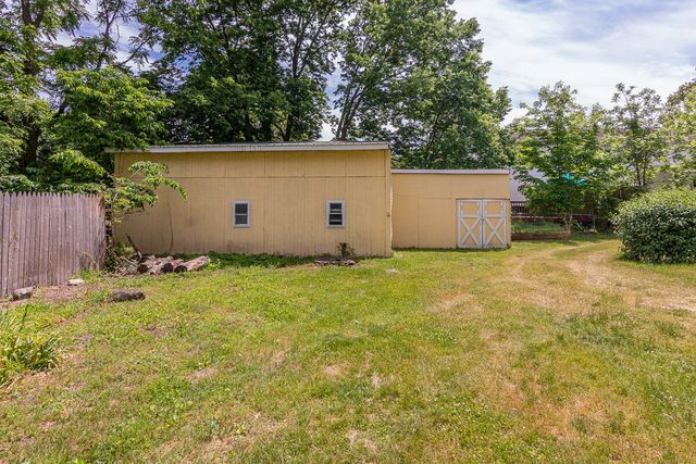 514 N Kalamazoo Street, Paw Paw, MI 49079