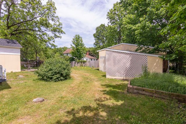 514 N Kalamazoo Street, Paw Paw, MI 49079