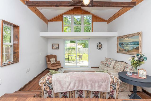 514 N Kalamazoo Street, Paw Paw, MI 49079