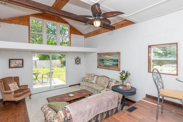514 N Kalamazoo Street, Paw Paw, MI 49079