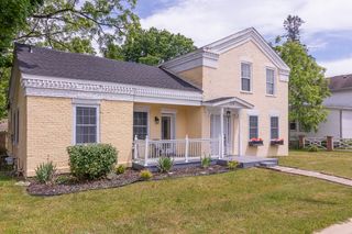514 N Kalamazoo Street, Paw Paw, MI 49079