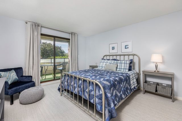 404 Paradise Road 1C, Swampscott, MA 01907
