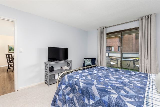 404 Paradise Road 1C, Swampscott, MA 01907