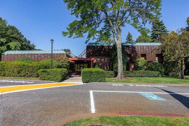 404 Paradise Road 1C, Swampscott, MA 01907