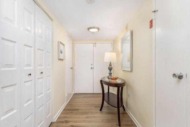 404 Paradise Road 1C, Swampscott, MA 01907
