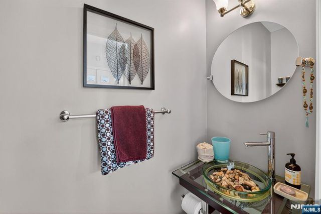215 Barringer Drive 2088, Nutley, NJ 07110