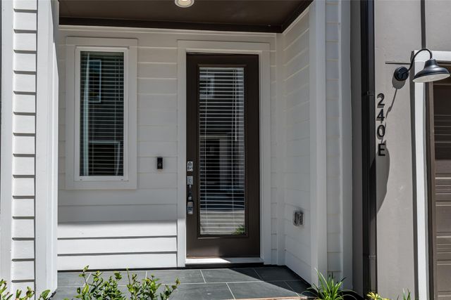 240 Julia Street E, Houston, TX 77022