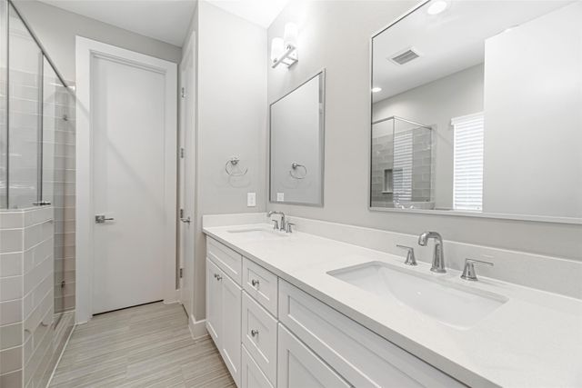 240 Julia Street E, Houston, TX 77022