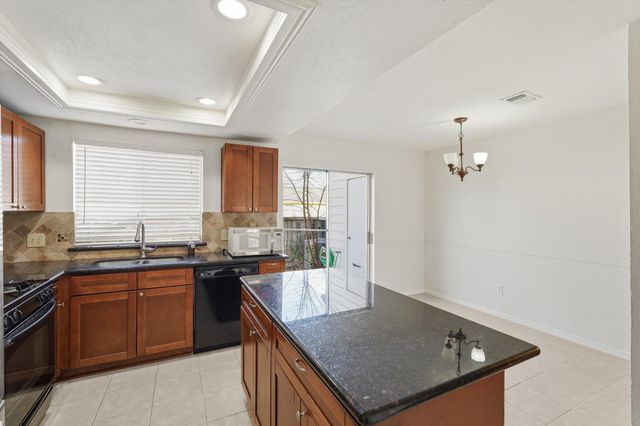 2808 Grants Lake Boulevard 405, Sugar Land, TX 77479