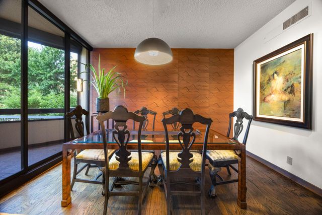5555 Del Monte Drive 102, Houston, TX 77056