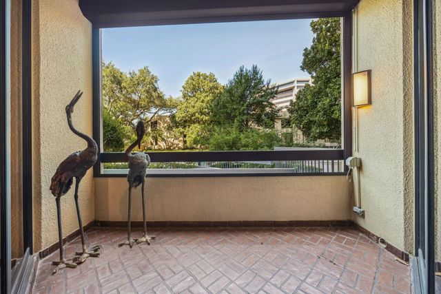 5555 Del Monte Drive 102, Houston, TX 77056