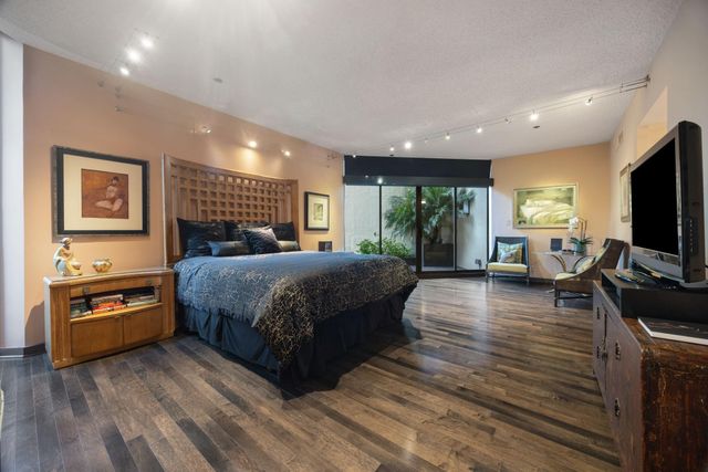 5555 Del Monte Drive 102, Houston, TX 77056