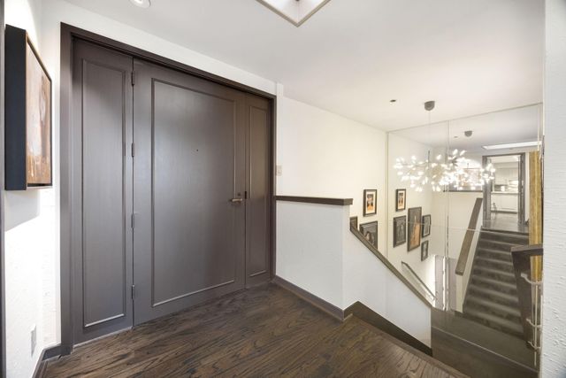5555 Del Monte Drive 102, Houston, TX 77056