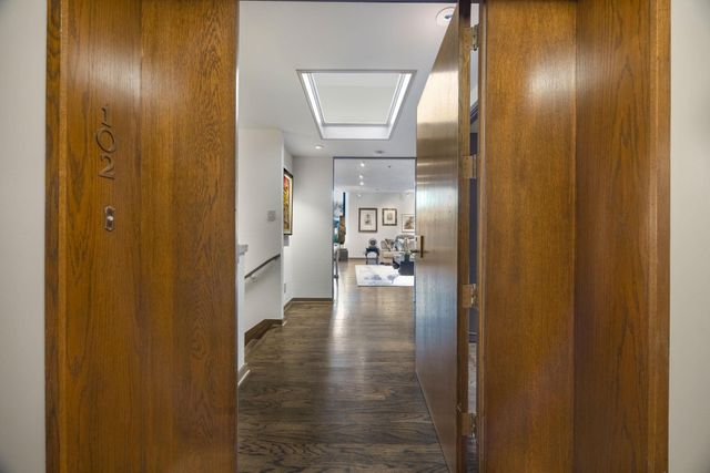 5555 Del Monte Drive 102, Houston, TX 77056