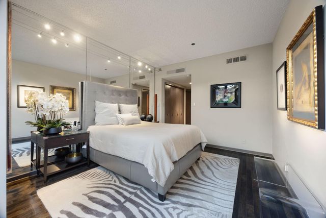 5555 Del Monte Drive 102, Houston, TX 77056