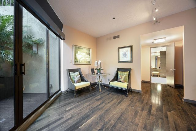 5555 Del Monte Drive 102, Houston, TX 77056