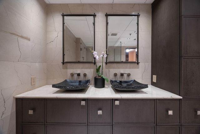 5555 Del Monte Drive 102, Houston, TX 77056