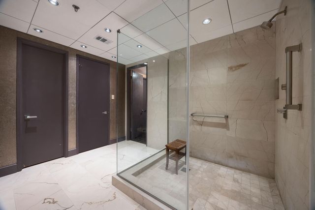 5555 Del Monte Drive 102, Houston, TX 77056