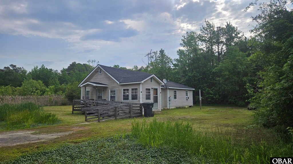 Image 1 of property listing at 800 Goat Neck Road, Columbia, NC 27925