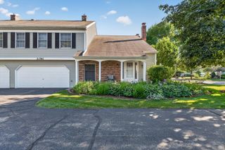 2s761 Grove Lane, Warrenville, IL 60555