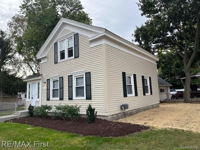 35487 Glover Street, Wayne, MI 48184