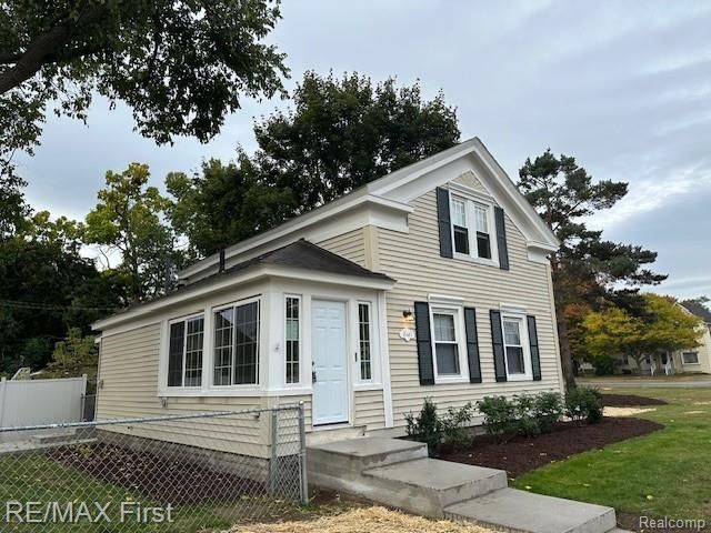 35487 Glover Street, Wayne, MI 48184